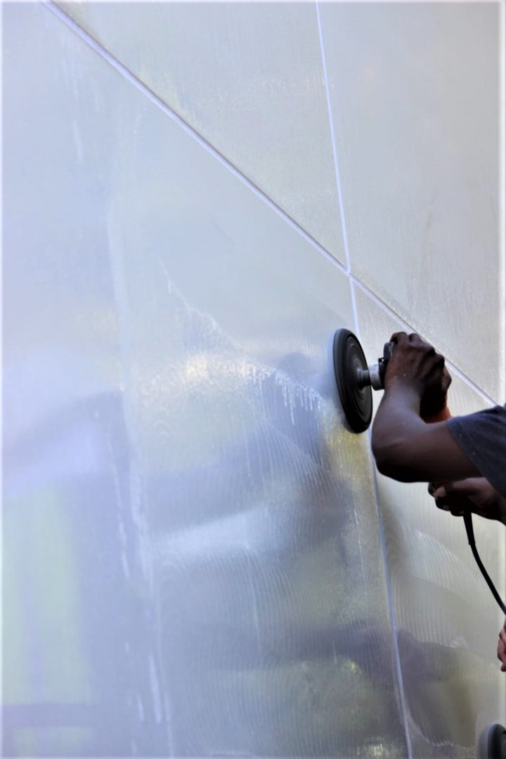 presto-alucobond-sandwich-panel-restoration Presto technician restores alucobond panel