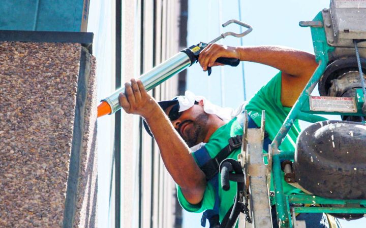 Presto Expert Performing Commercial Caulking Services