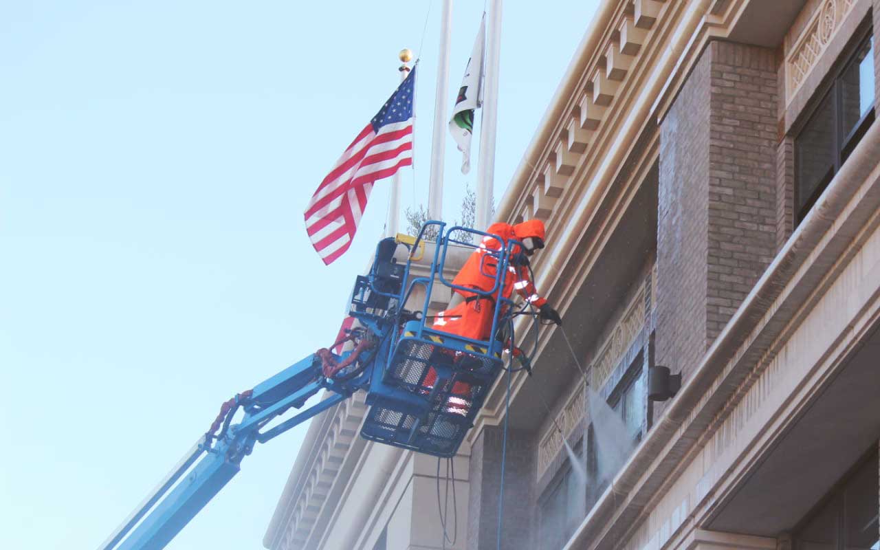 High Pressure Cleaning and Sealing Commercial Building