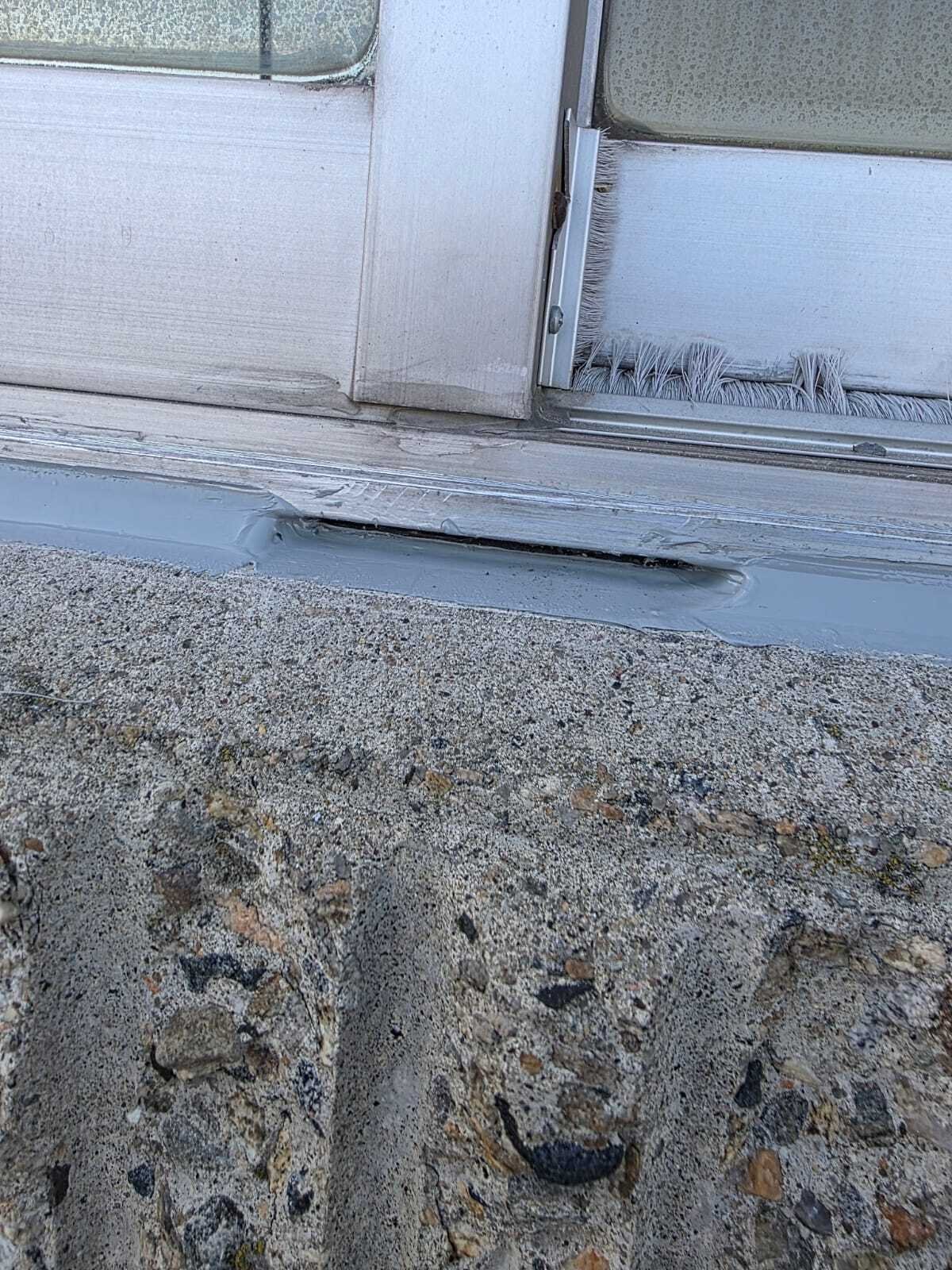 window-perimeter-caulking-stamford-ct